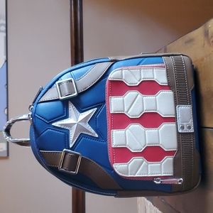 **SOLD** EXCLUSIVE DISNEY PARKS MARVEL CAPTAIN AMERICA MINI BACKPACK